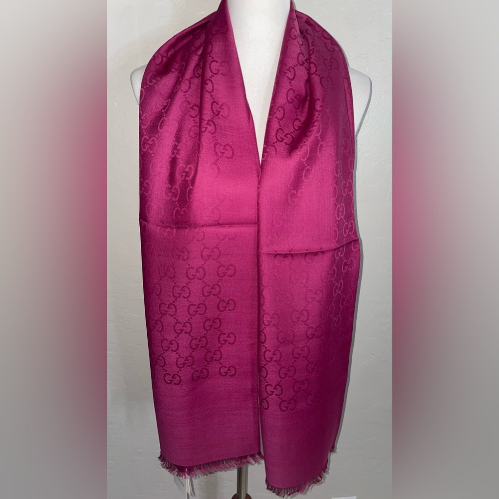 🎉HP🎉New! Gucci Logo Double GG Silk/Wool Pink Scarf 71”x18”-Made in Italy🇮🇹 - Picture 10 of 14